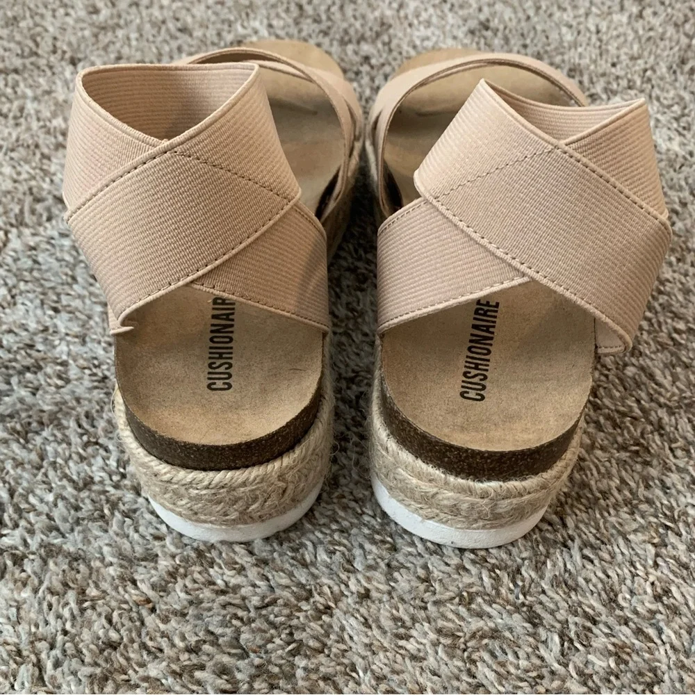 Cushionaire Mandy beige‎ tan nude flatforms espadrilles size 9 sandals boho